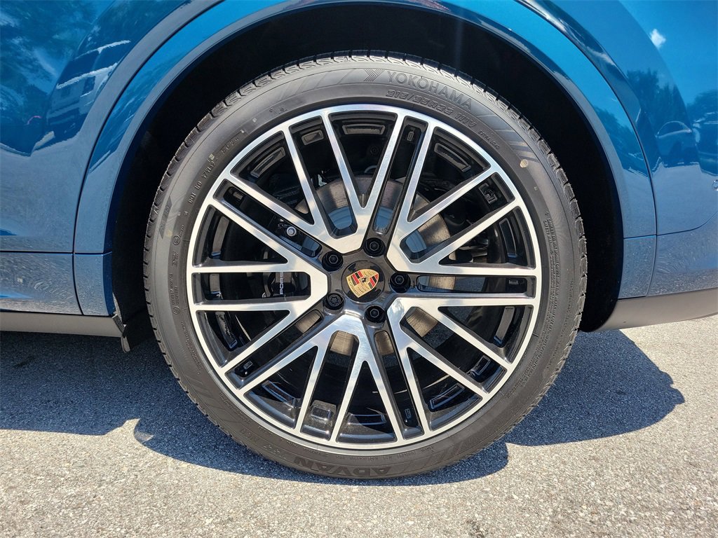 New 2025 Porsche Cayenne E-Hybrid image 14