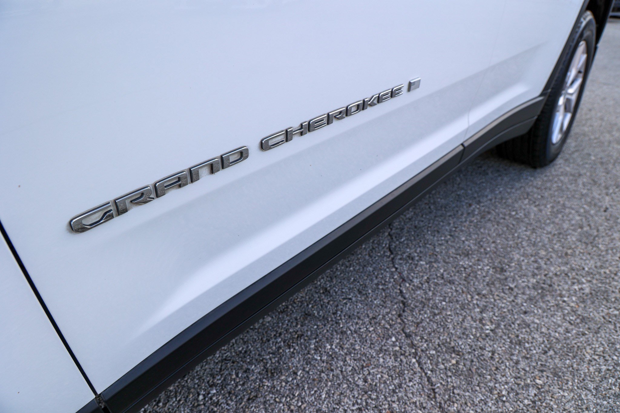 Used 2022 Jeep Grand Cherokee Limited w/ MOPAR Finishing Package RWD image 12