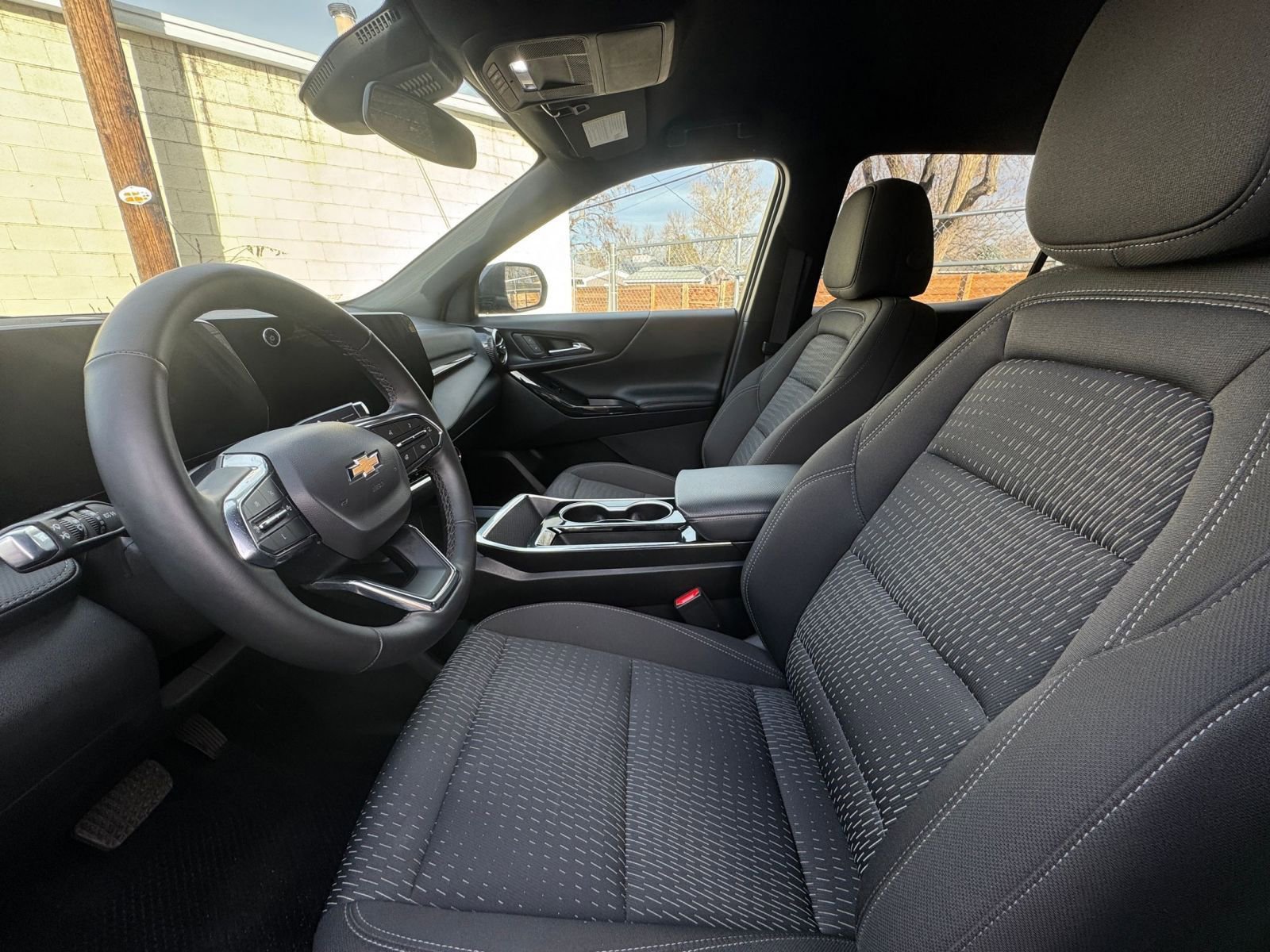 Used 2025 Chevrolet Equinox LT image 25