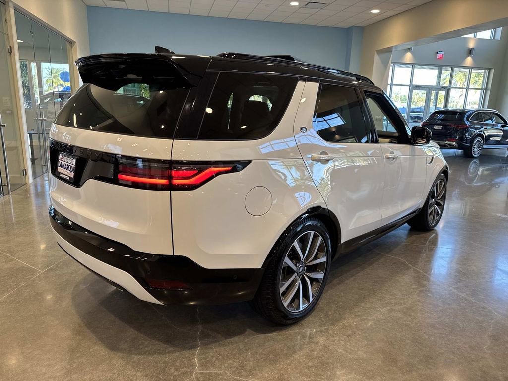 Used 2025 Land Rover Discovery Dynamic SE AWD/4WD image 8