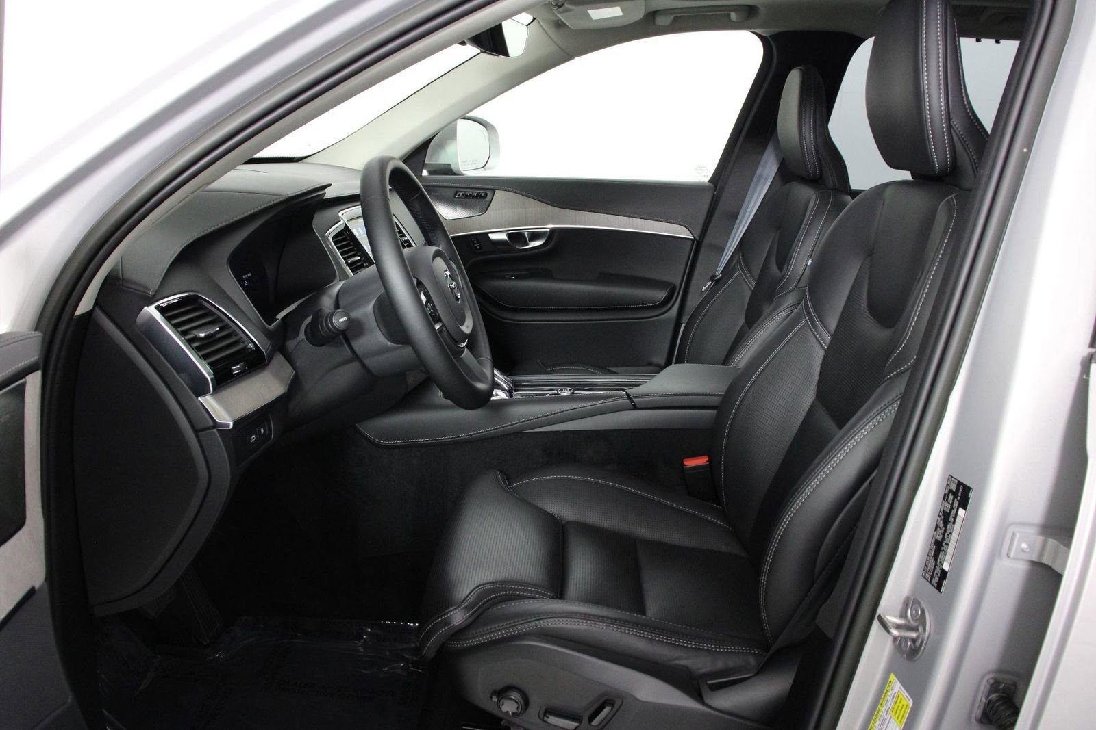 Used 2023 Volvo XC90 T8 Ultimate image 31