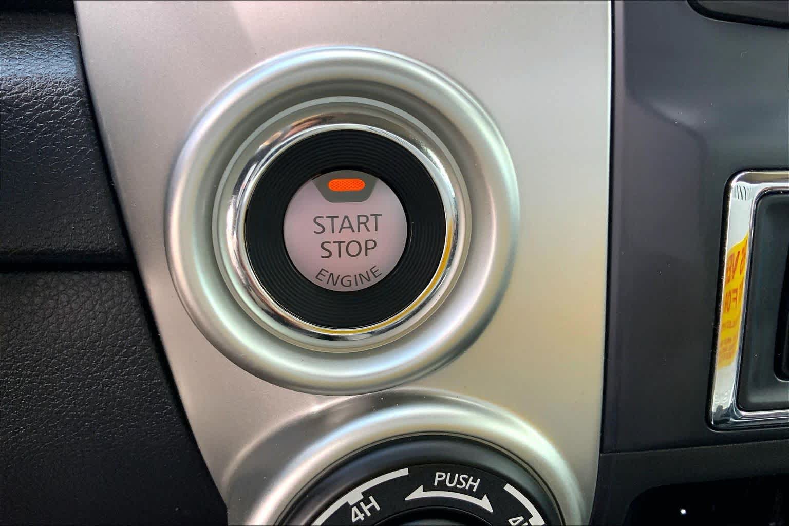 Used 2019 Nissan Titan PRO-4X w/ Pro-4x Convenience Package AWD/4WD image 32