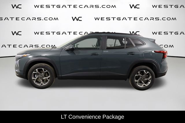 Used 2025 Chevrolet Trax LT w/ LT Convenience Package image 5