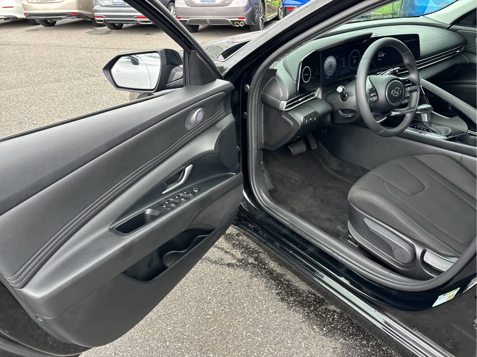 Used 2023 Hyundai Elantra SEL w/ Convenience Package FWD image 7