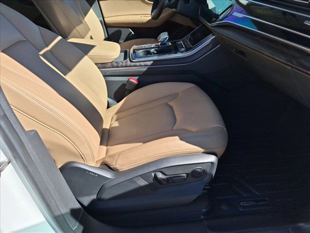 Used 2022 Audi Q8 Premium Plus AWD/4WD image 23