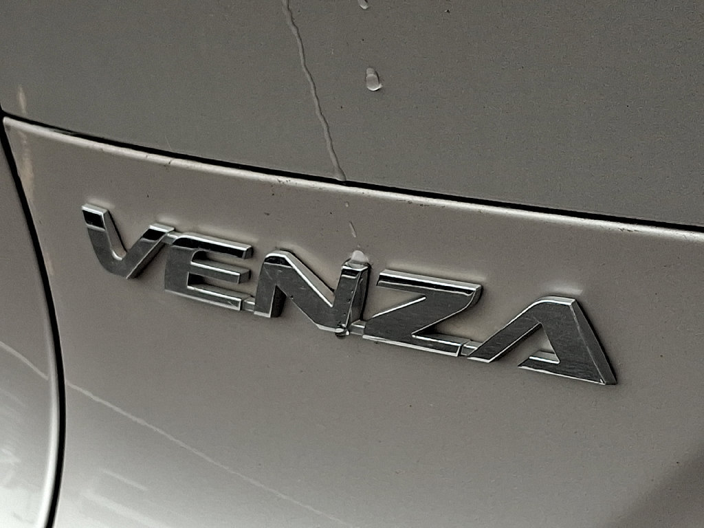 Used 2023 Toyota Venza XLE AWD/4WD image 30