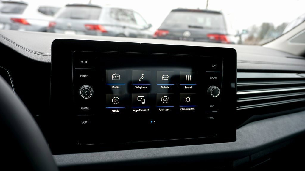 Used 2025 Volkswagen Jetta SE image 13