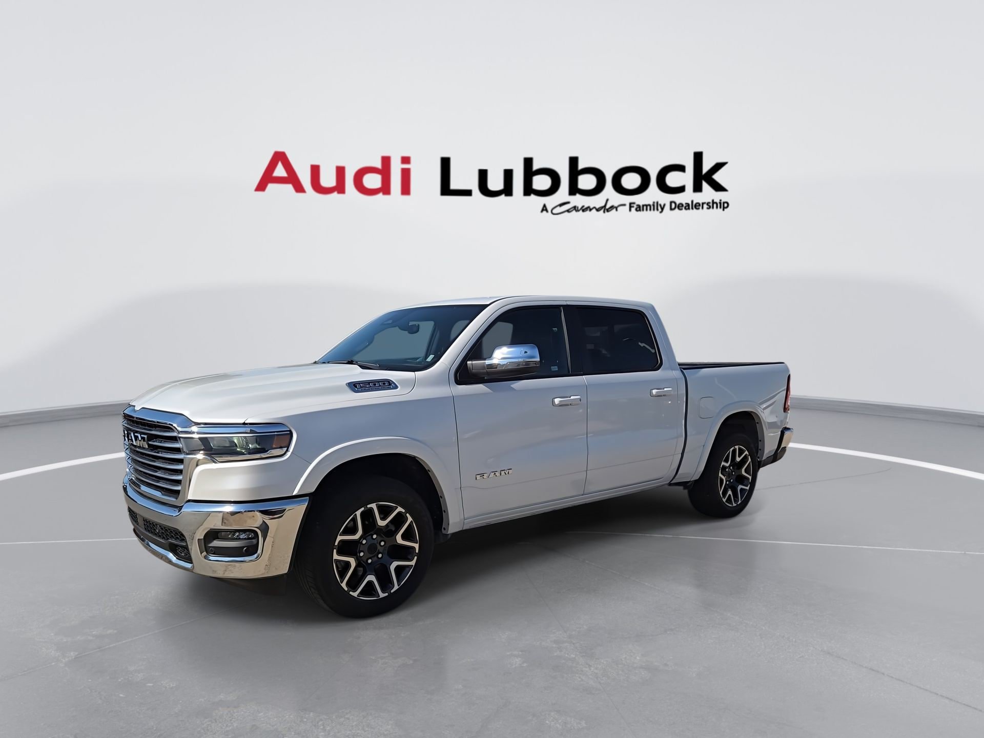 Used 2026 RAM 1500 Laramie AWD/4WD image 4