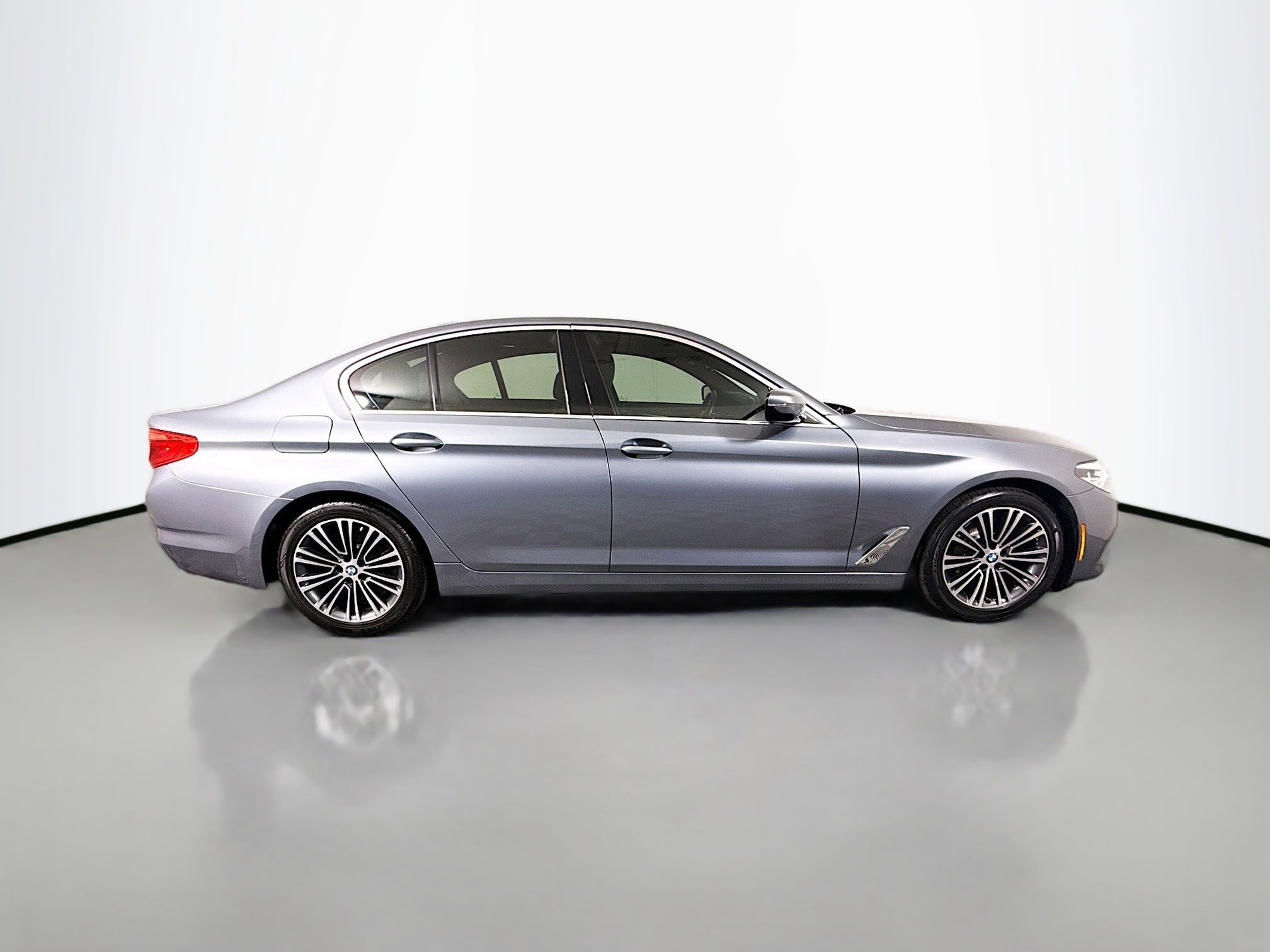 Used 2019 BMW 530i RWD image 11