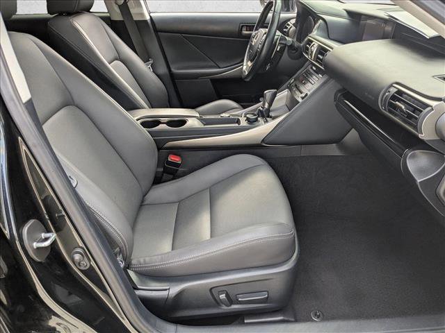 Used 2019 Lexus IS 300 image 21