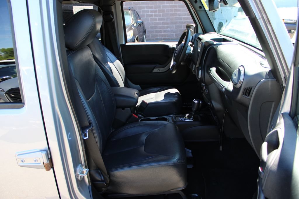 Used 2015 Jeep Wrangler Unlimited Sport w/ Quick Order Package 24S AWD/4WD image 36