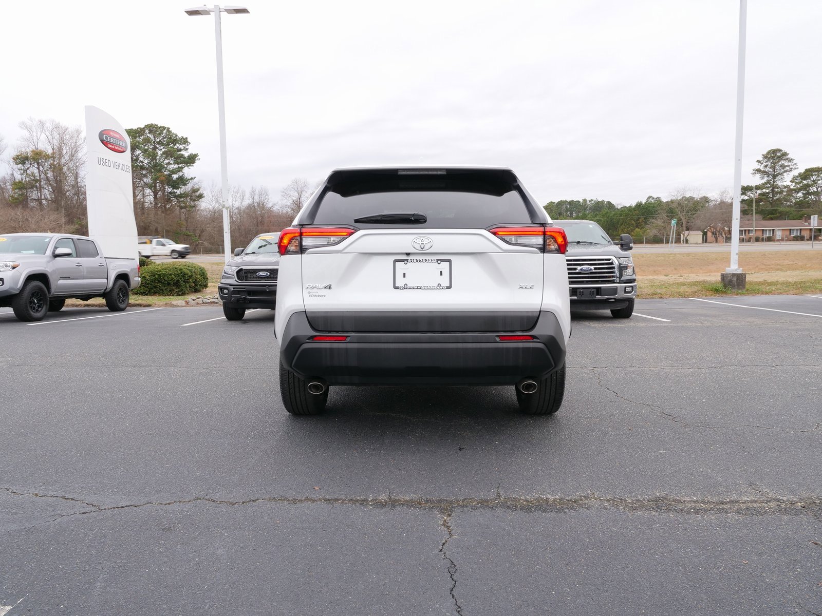 Used 2025 Toyota RAV4 XLE Premium image 5