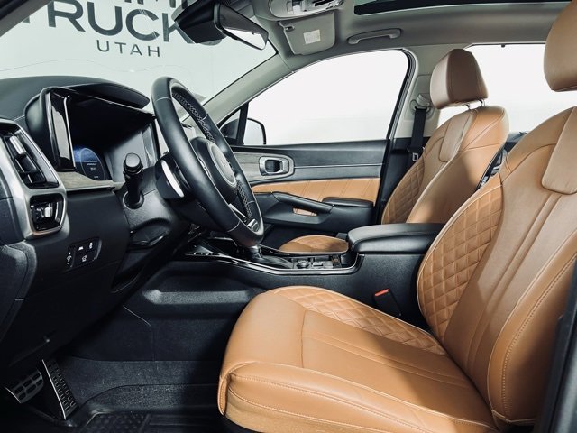 Used 2023 Kia Sorento SX Prestige image 9