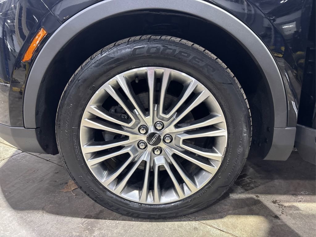 Used 2017 Lincoln MKX Reserve image 12