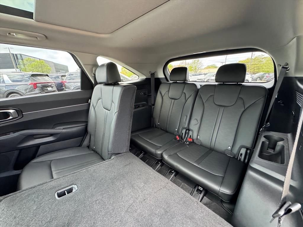 Certified 2025 Kia Sorento S w/ Panoramic Sunroof Package image 12