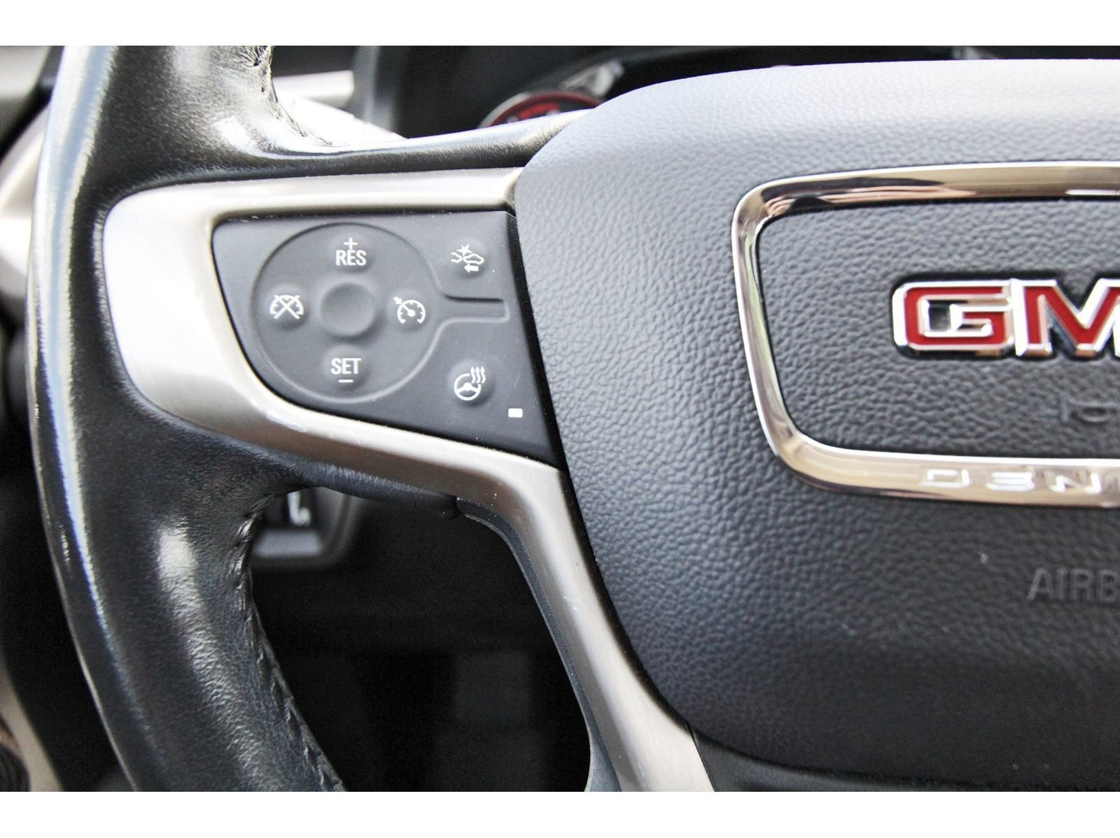 Used 2020 GMC Acadia Denali FWD image 15