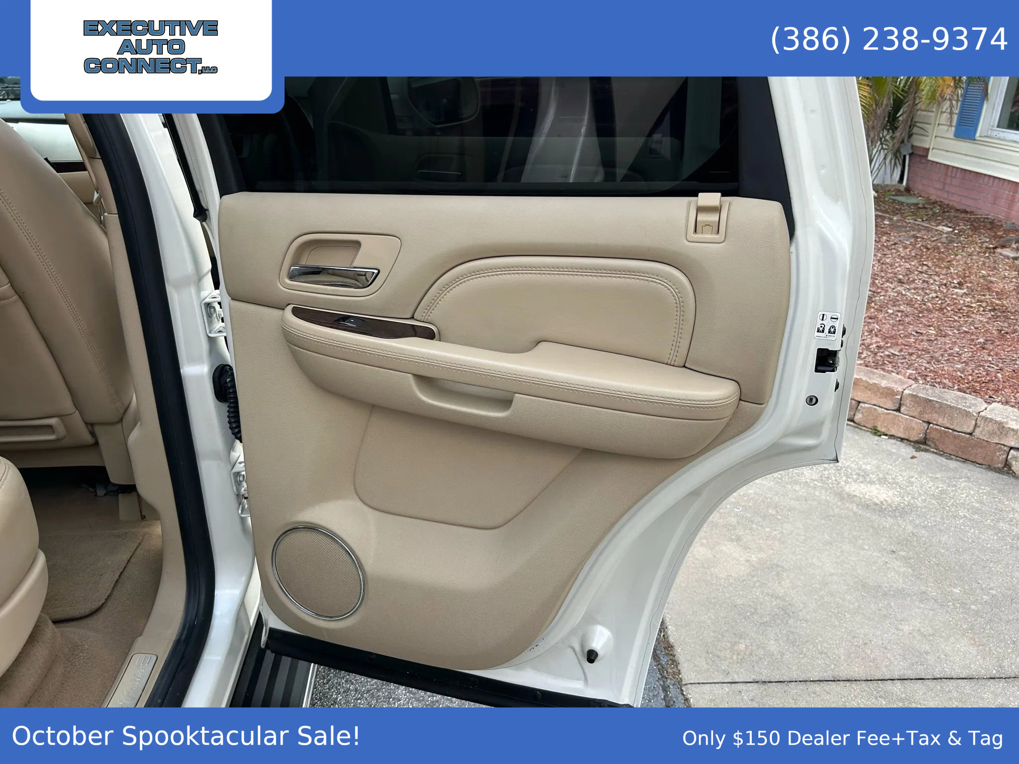 Used 2010 Cadillac Escalade AWD image 14