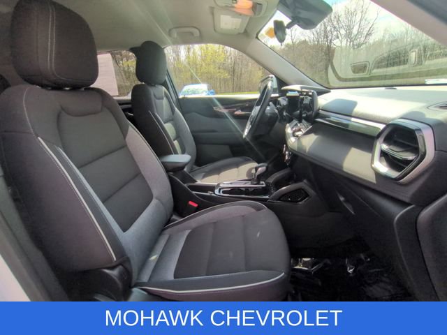 Certified 2024 Chevrolet TrailBlazer LT w/ LT Cold Weather Package AWD/4WD image 27