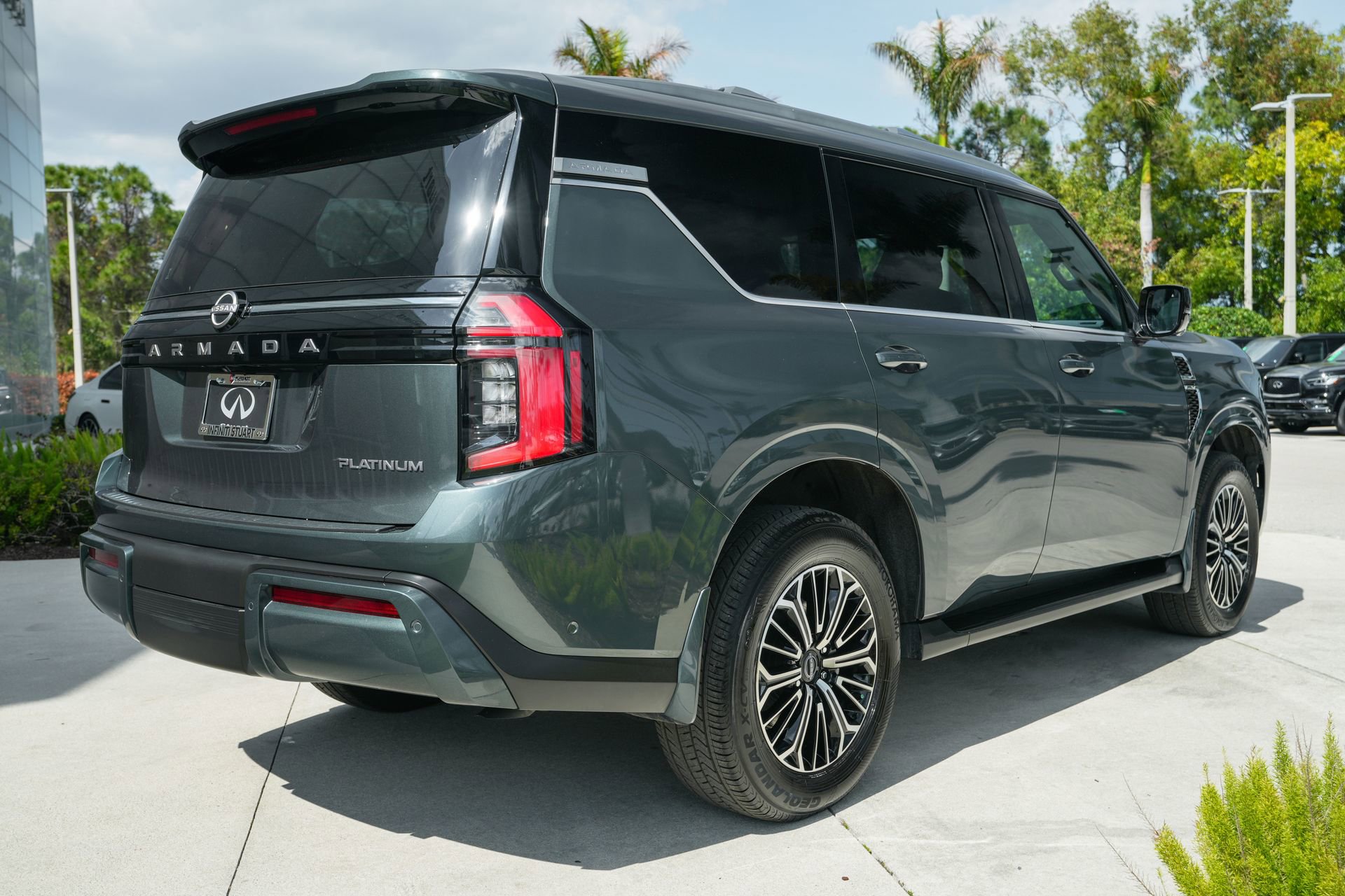 Used 2025 Nissan Armada Platinum image 25