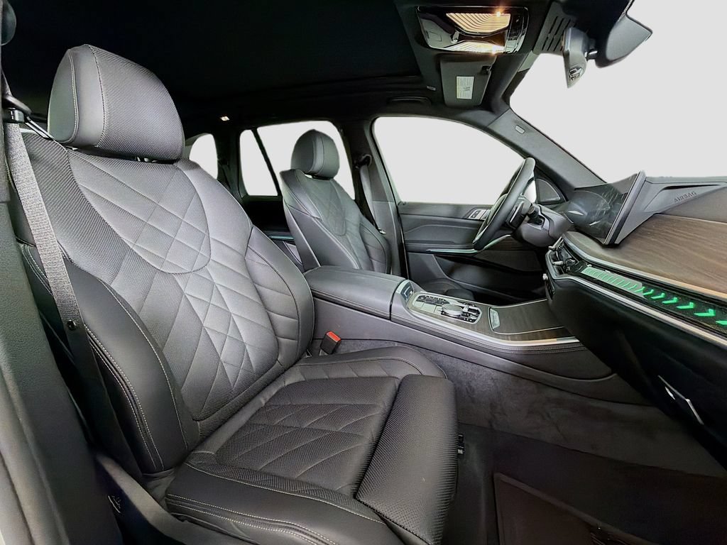 Used 2025 BMW X5 xDrive40i AWD/4WD image 31