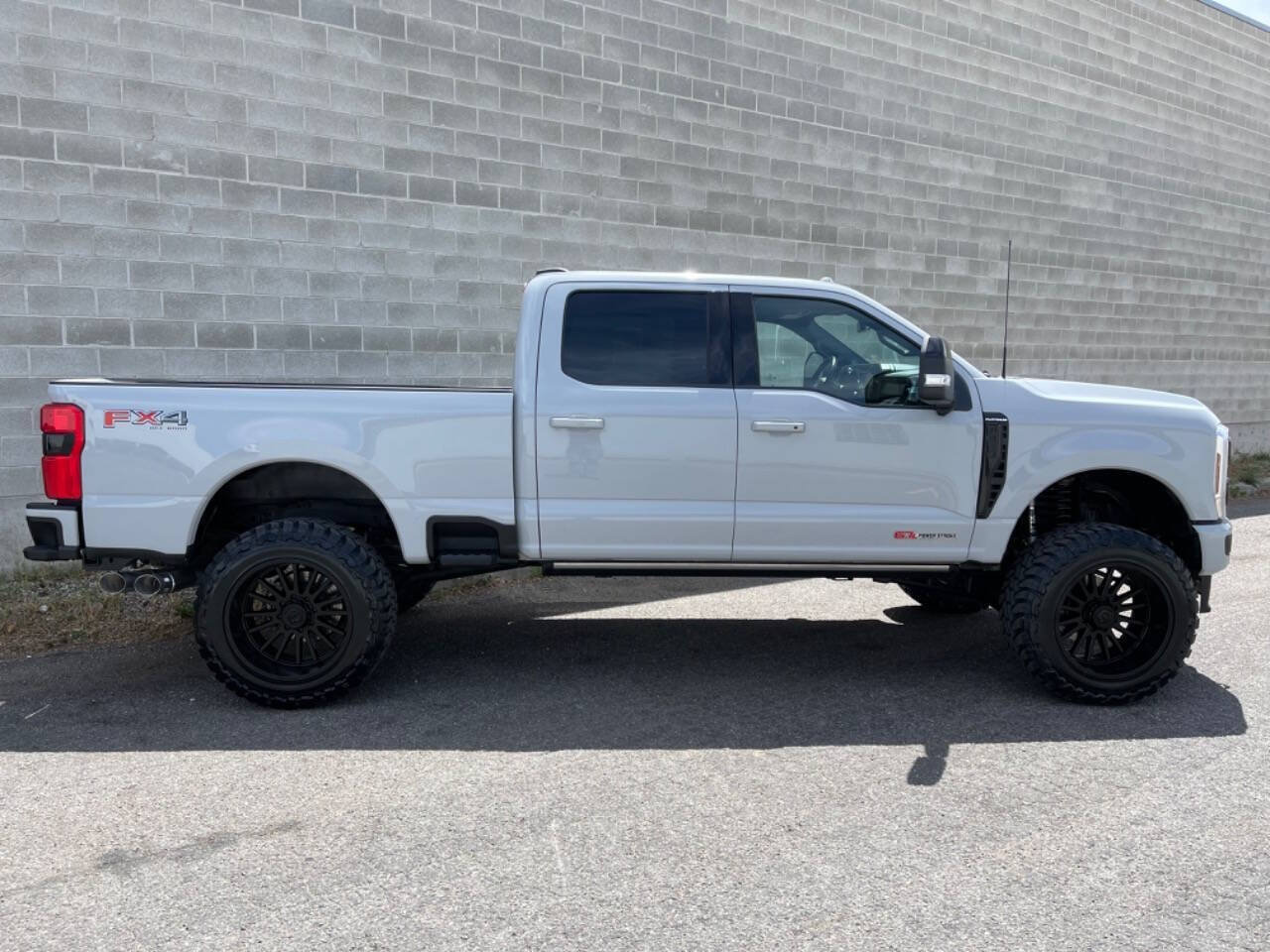 Used 2026 Ford F350 Platinum AWD/4WD image 2