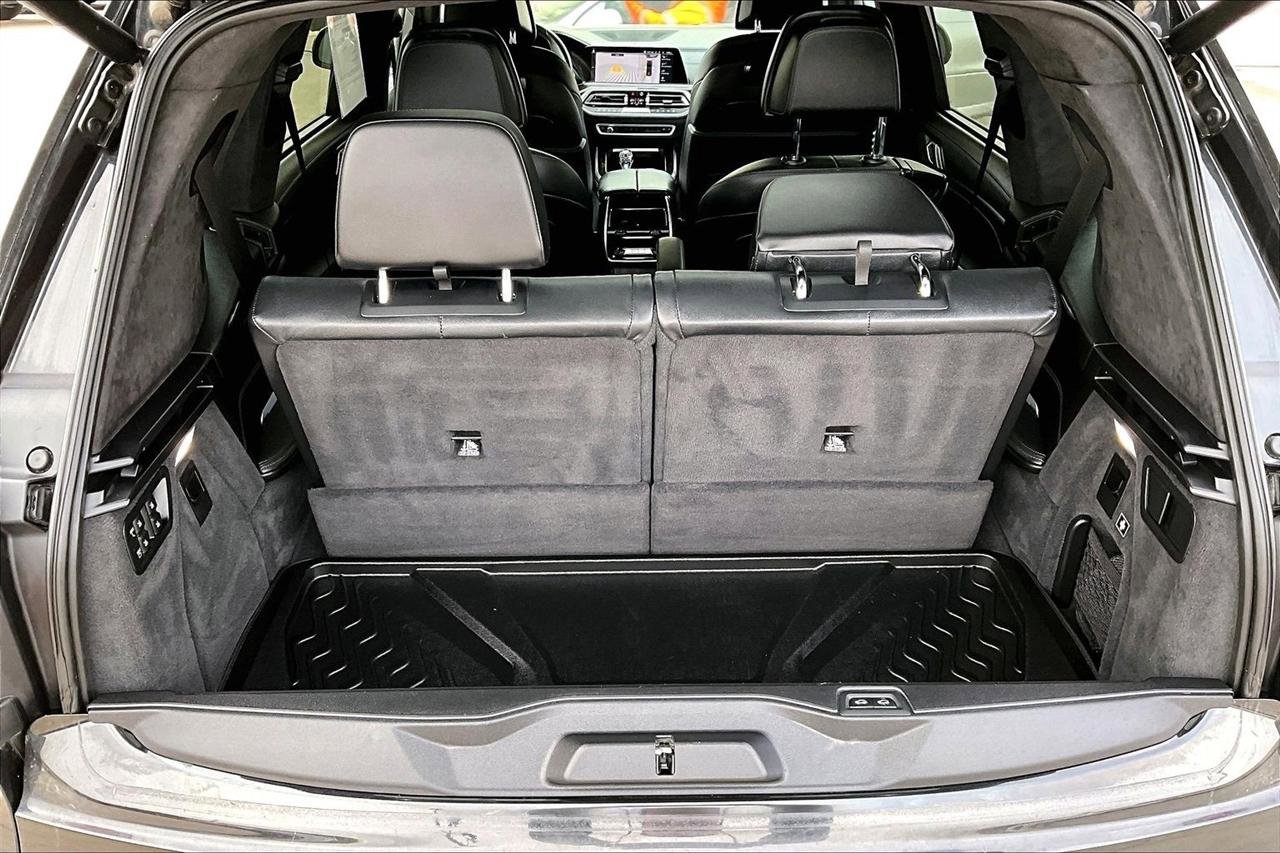 Used 2019 BMW X7 xDrive50i w/ M Sport Package image 38
