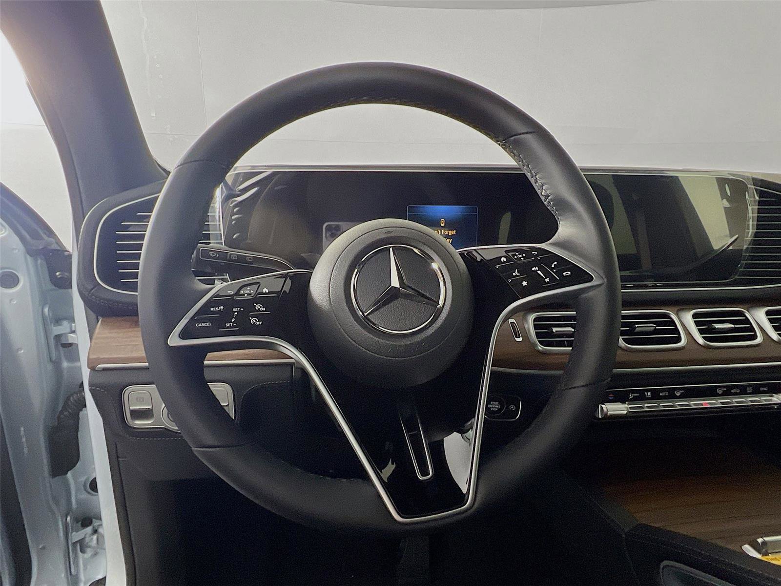New 2026 Mercedes-Benz GLE 580 4MATIC image 10
