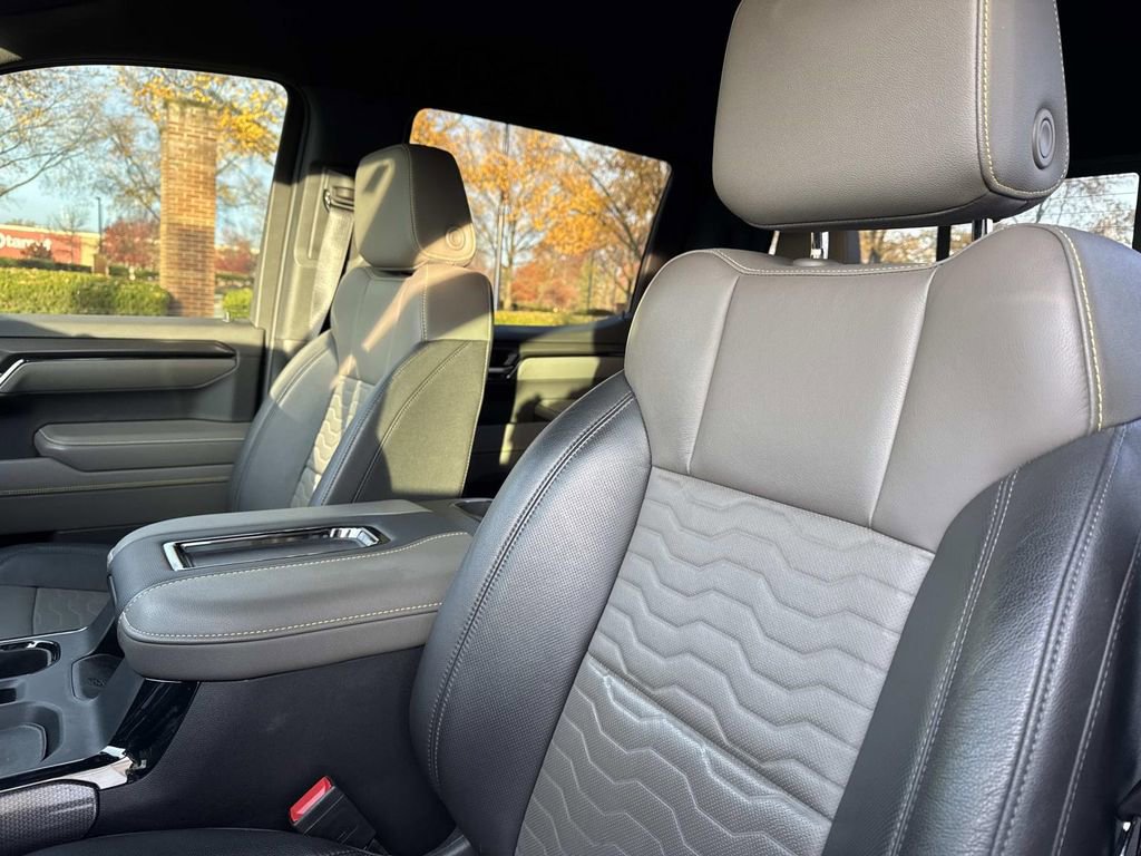 Used 2022 Chevrolet Silverado 1500 ZR2 w/ Technology Package image 18