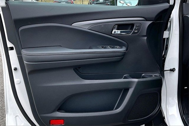New 2026 Honda Ridgeline Black Edition image 13