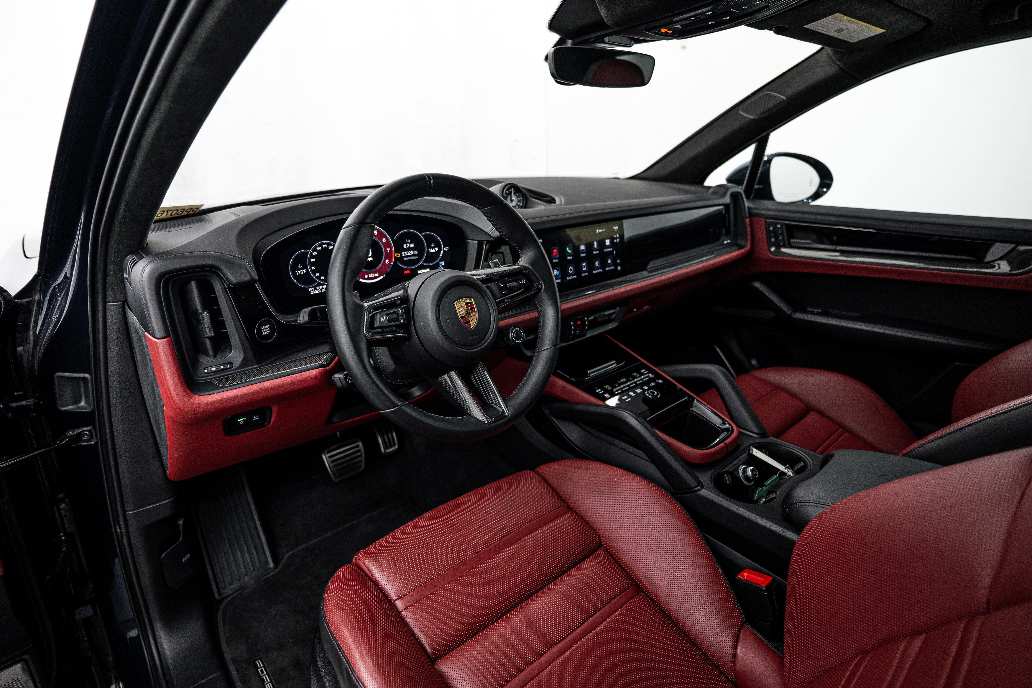 Certified 2025 Porsche Cayenne GTS AWD/4WD image 14