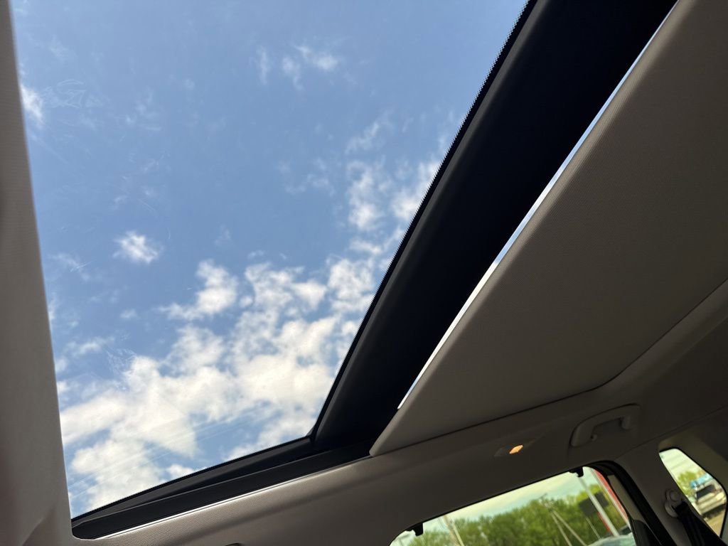 New 2026 Nissan Rogue Platinum image 9