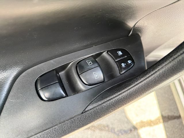 Used 2016 Nissan Altima 3.5 SL FWD image 18
