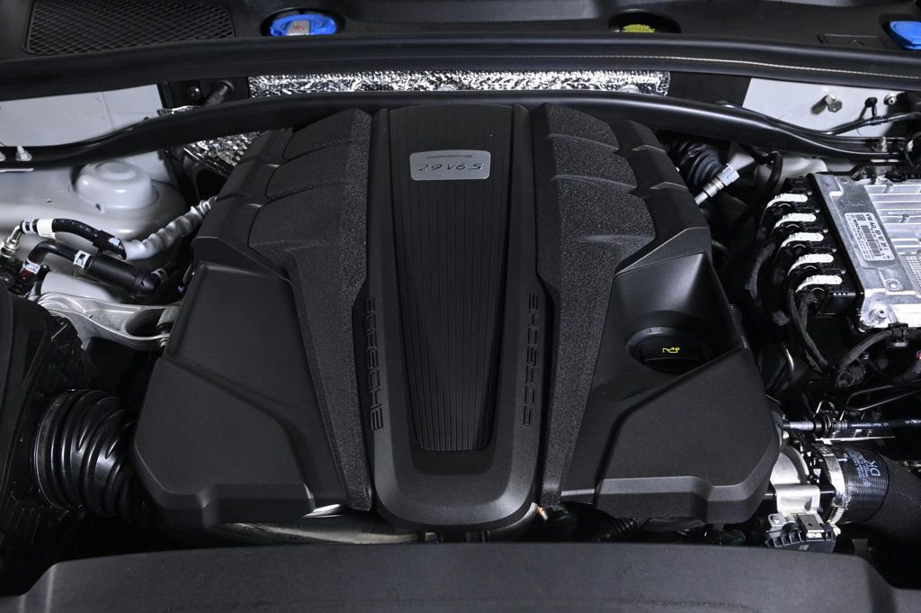 Certified 2026 Porsche Macan S image 31