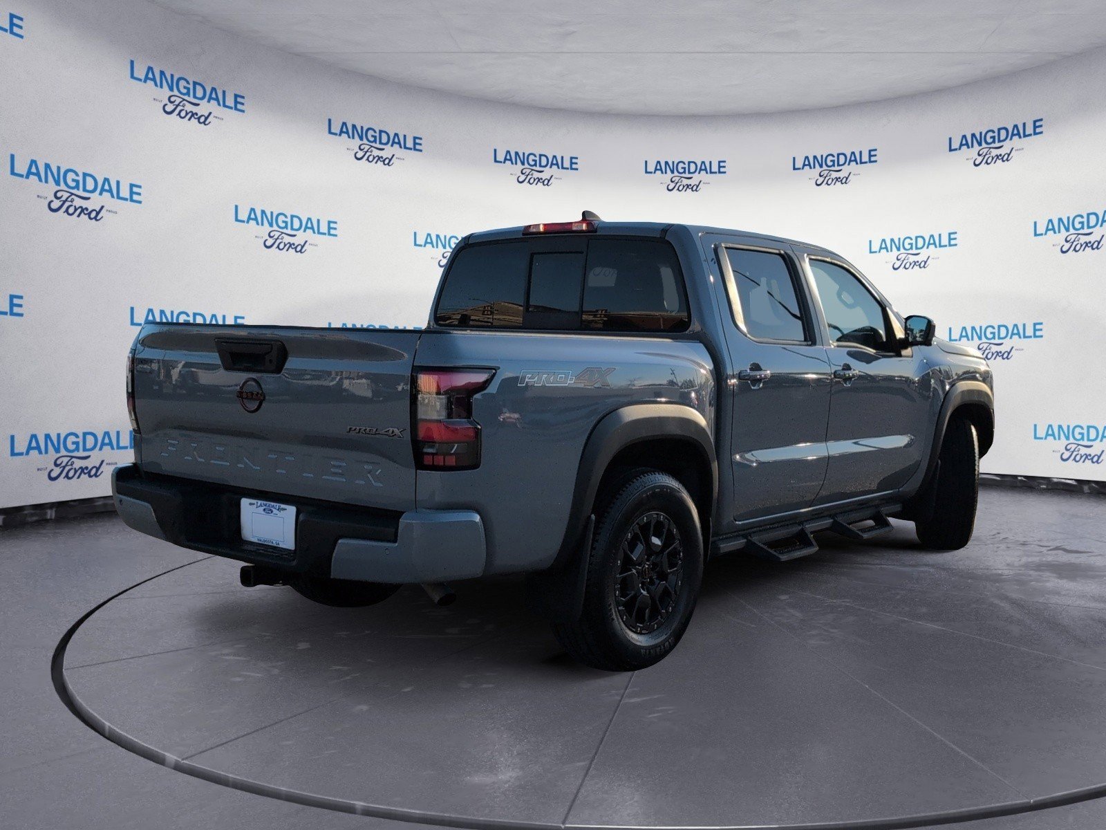Used 2022 Nissan Frontier PRO-4X w/ Pro-4X Premium Package image 4