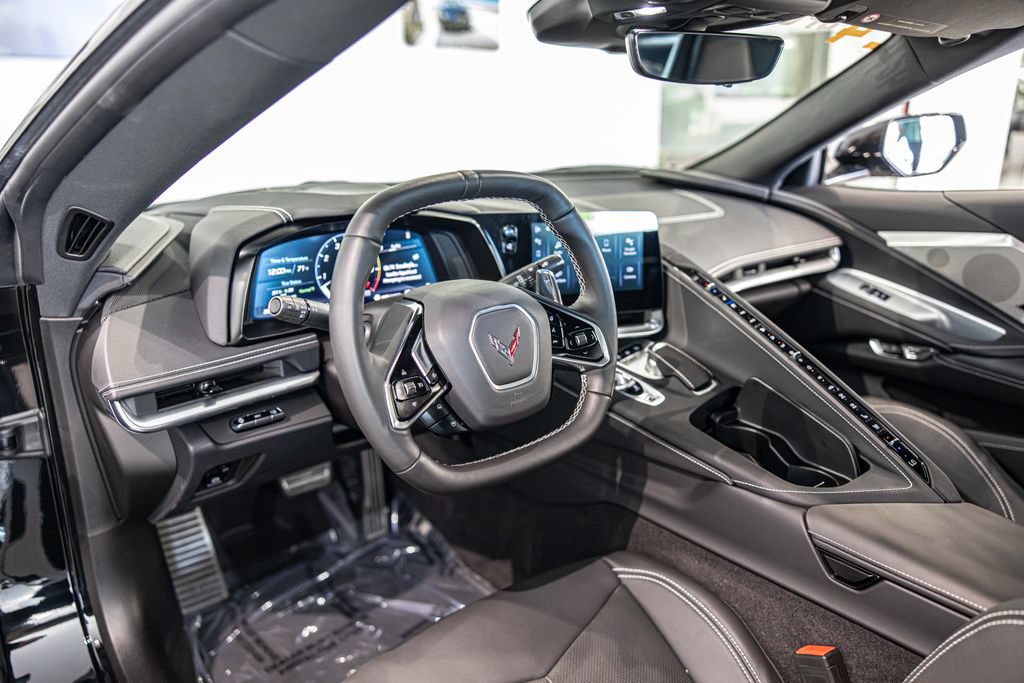 Used 2024 Chevrolet Corvette Stingray Preferred Cpe w/ Z51 Performance Package RWD image 18