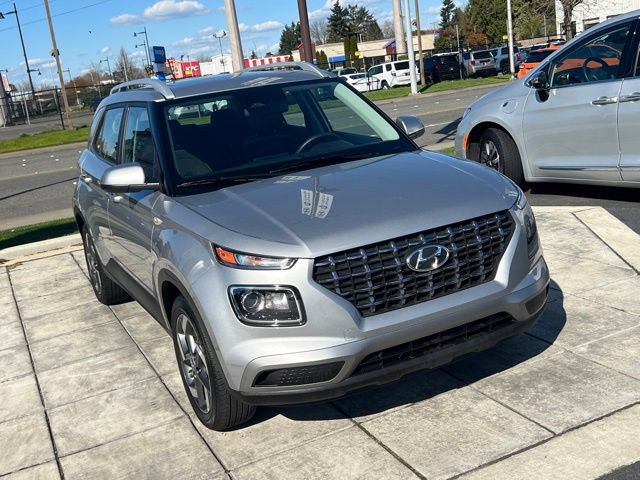 Certified 2025 Hyundai Venue SEL image 5