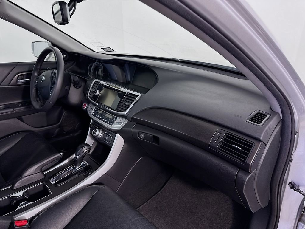 Used 2015 Honda Accord Touring image 29