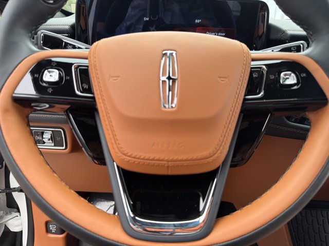 New 2026 Lincoln Aviator Black Label w/ Jet Appearance Package AWD/4WD image 25