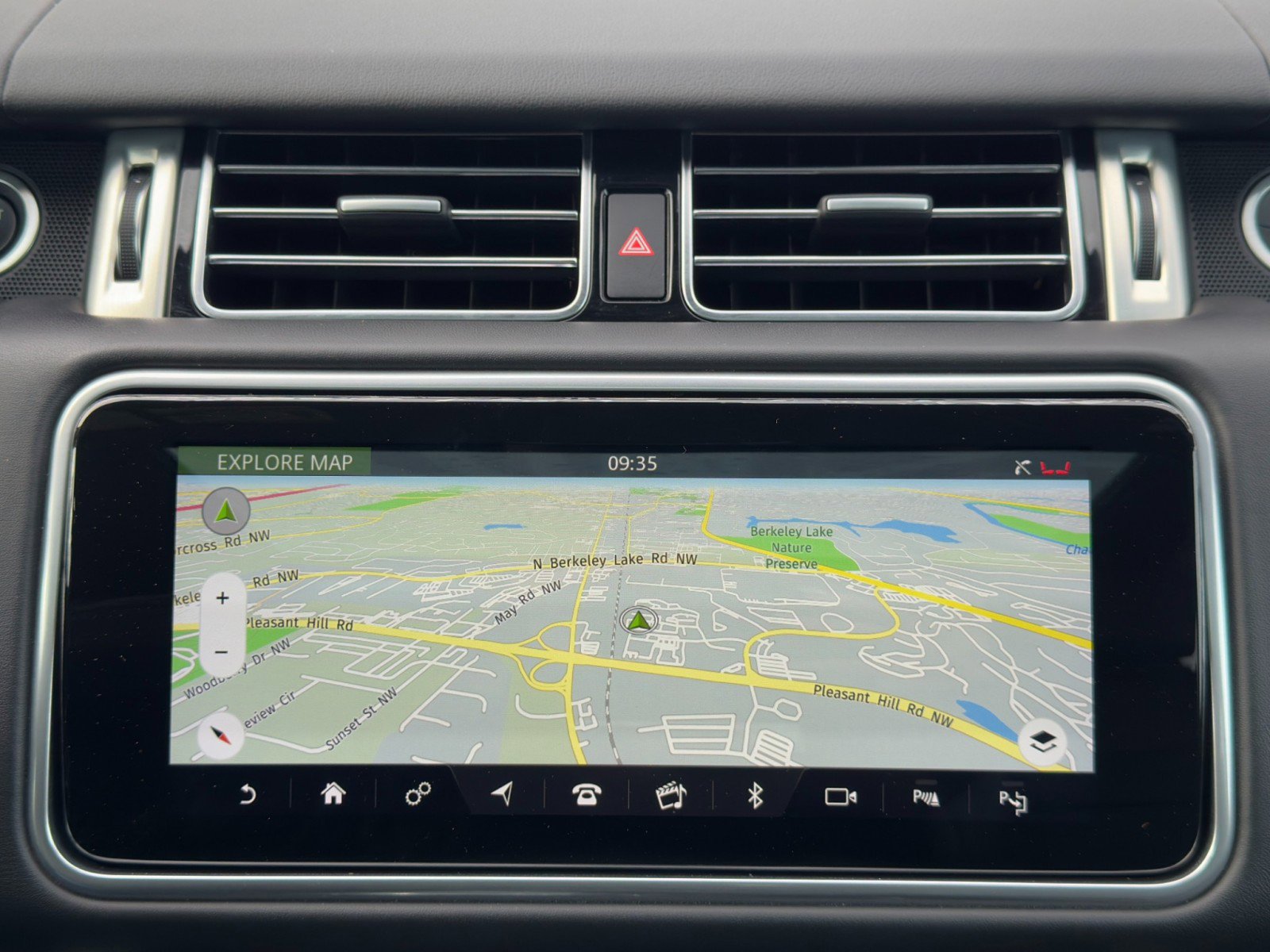 Used 2020 Land Rover Range Rover HSE image 26