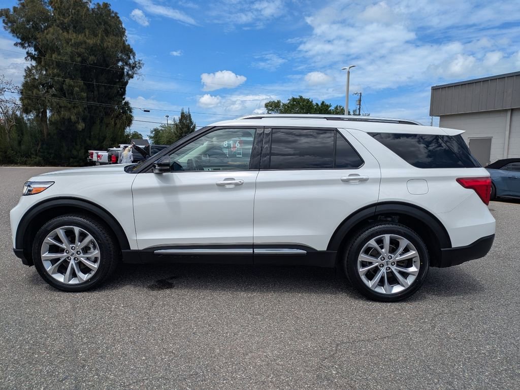 Certified 2022 Ford Explorer Platinum w/ Equipment Group 601A AWD/4WD image 9