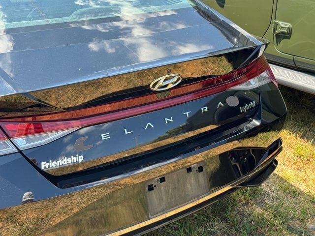 Used 2023 Hyundai Elantra Limited FWD image 20