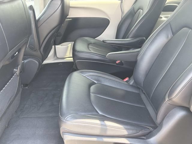 Used 2024 Chrysler Pacifica Limited FWD image 20