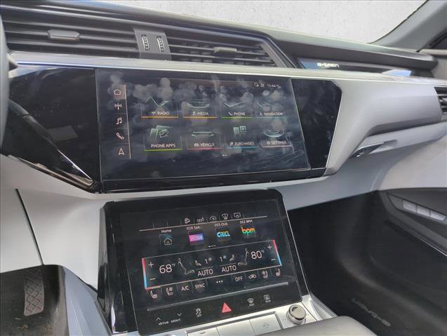 Used 2020 Audi e-tron Prestige image 14