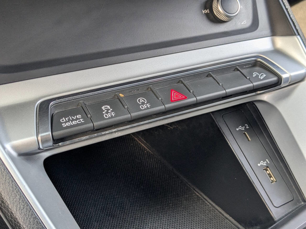 Used 2020 Audi Q3 2.0T Premium image 26