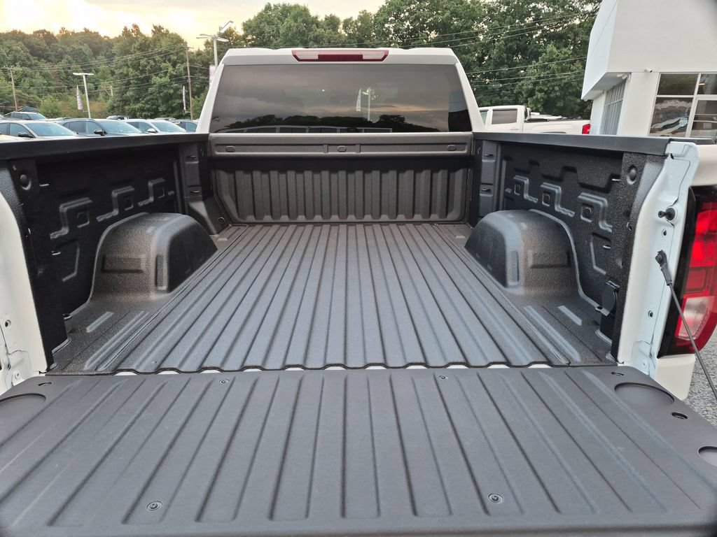 New 2026 GMC Sierra 1500 Pro w/ Graphite Edition AWD/4WD image 9