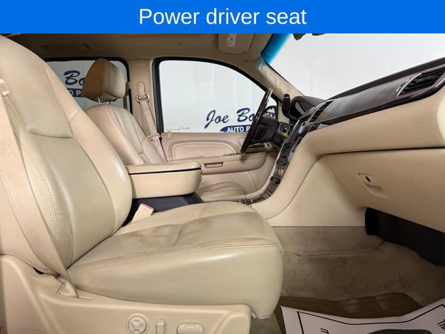 Used 2007 Cadillac Escalade EXT w/ Information Package AWD/4WD image 17