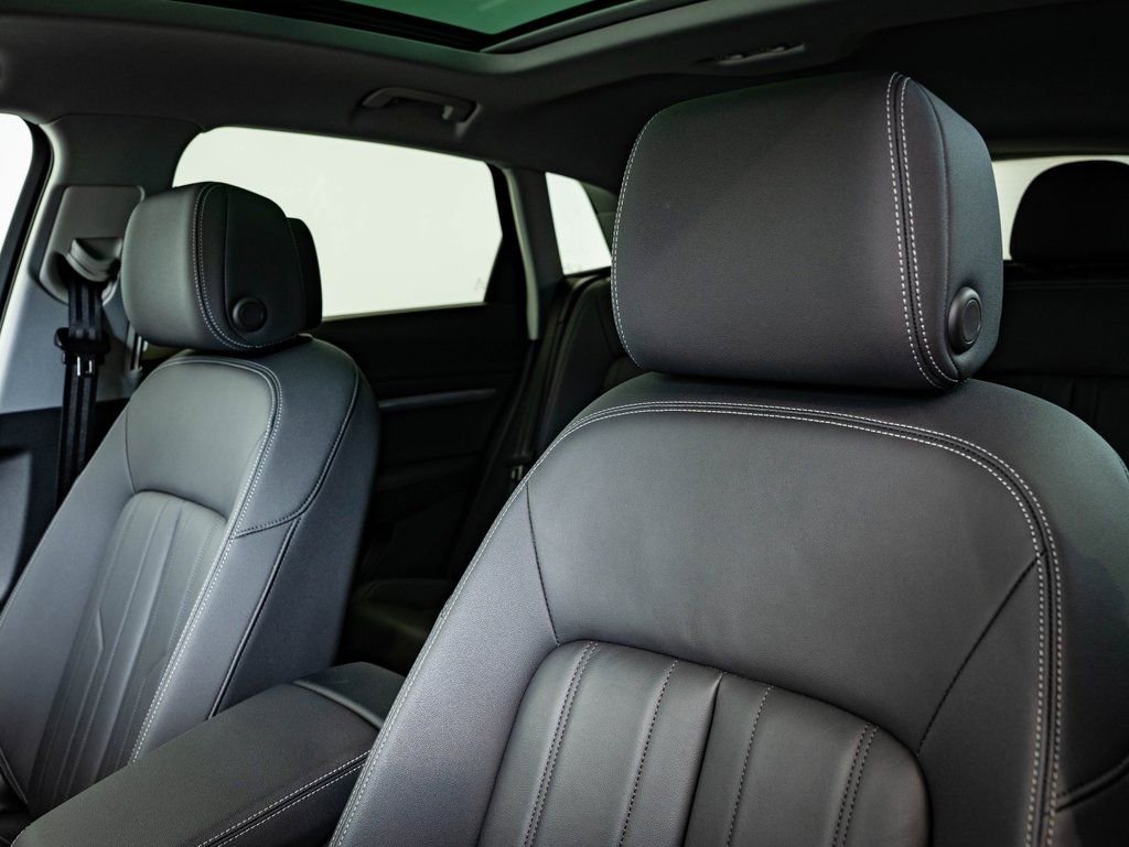 Used 2022 Audi e-tron Premium w/ Convenience Plus Package image 21