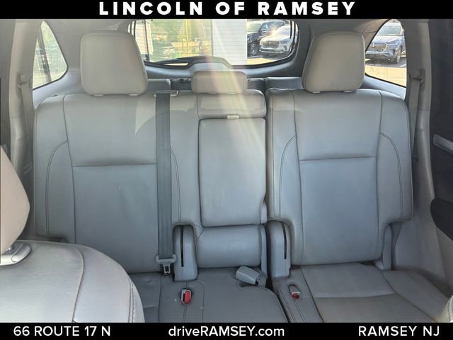 Used 2017 Toyota Highlander XLE w/ Carpet Mat Package AWD/4WD image 15