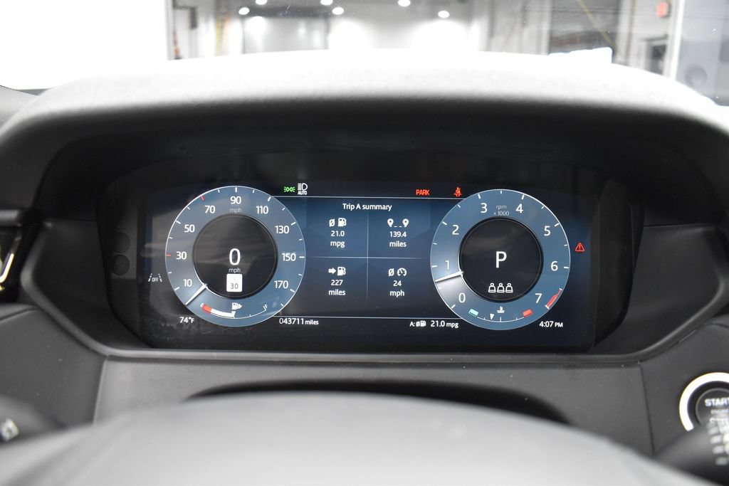 Used 2025 Land Rover Range Rover Velar Dynamic SE AWD/4WD image 8