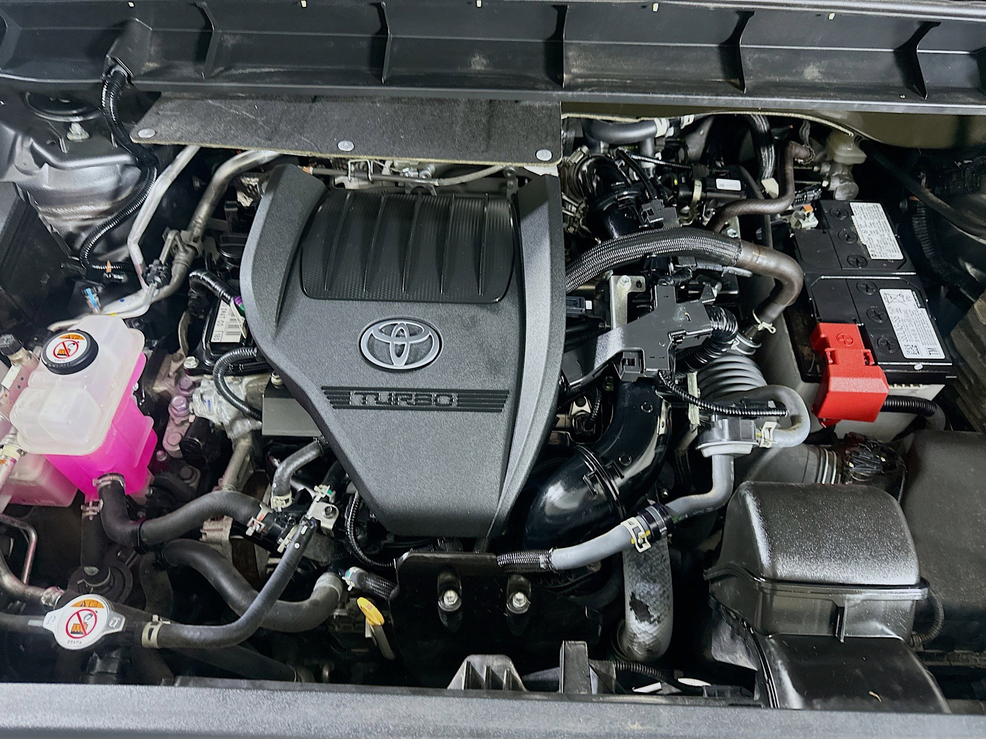 Used 2023 Toyota Highlander LE image 32